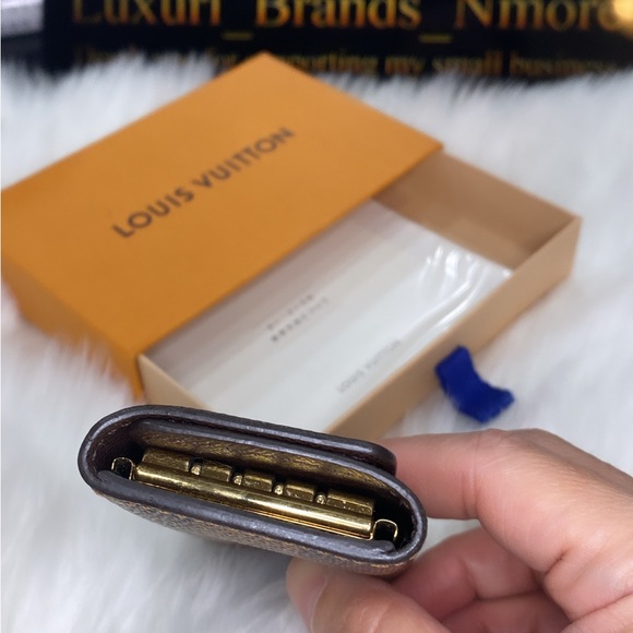 LOUIS VUITTON KEY HOLDER - Picture 4 of 11